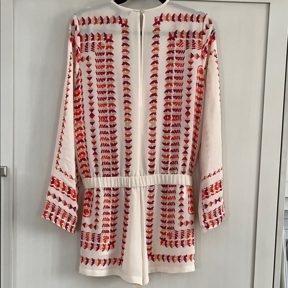 BCBGMaxAzria Pink and Cream Patterned Shorts Romper - Picture 10 of 16